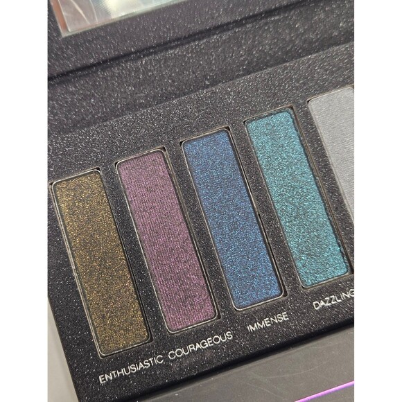 Younique Moodstruck Addiction Palette Anniversary Edition New in box - Picture 3 of 6